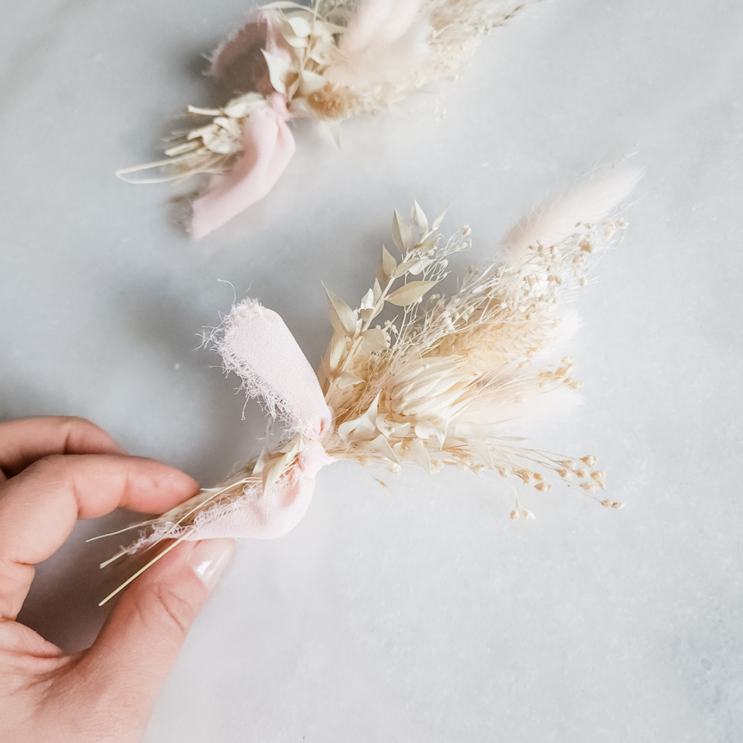 Mini Bundles Whites & Pink - Boutonniere