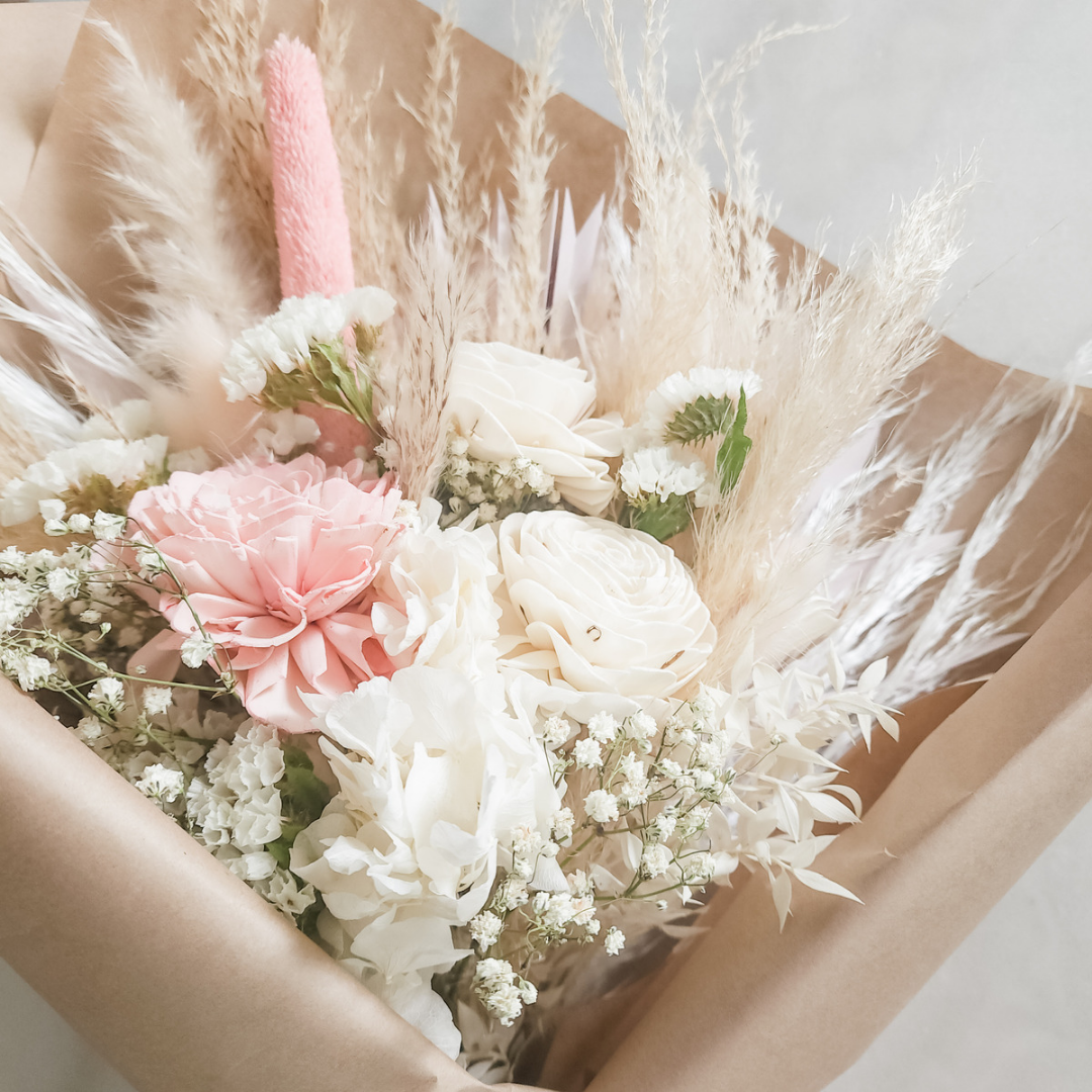 Creamy Beige & Whites Bouquet – Plantita & Co. Bloom Bar & Studio