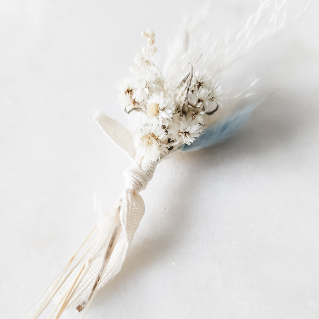 Mini Bundle Whites & Blue - Boutonniere